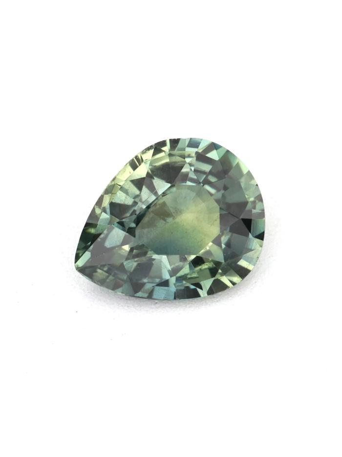 Nangi fine jewelry - green sapphire gemstone in gold