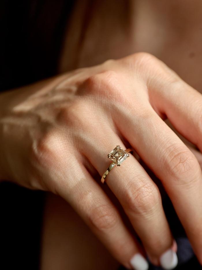 Nangi fine jewelry - ring in yellow gold