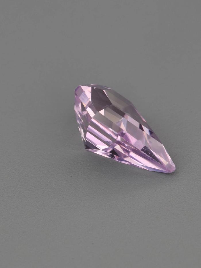 Nangi fine jewelry - pink gemstone in gold