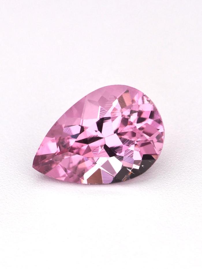 Nangi fine jewelry - pink gemstone in gold
