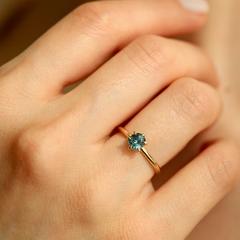 Nangi fine jewelry - blue ring in yellow gold