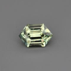 Nangi fine jewelry - green sapphire gemstone in gold