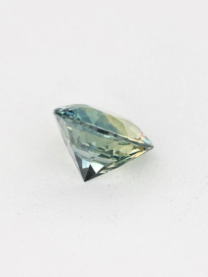 Nangi fine jewelry - green gemstone in gold