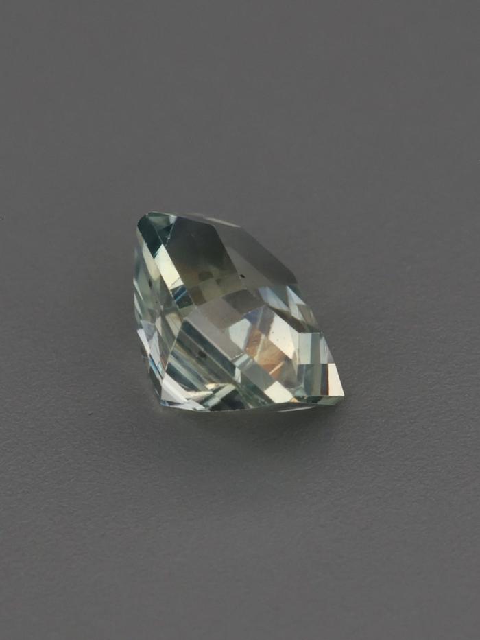 Nangi fine jewelry - blue gemstone in gold