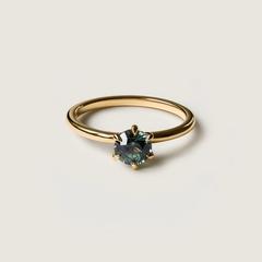 Nangi fine jewelry - green sapphire ring in yellow gold