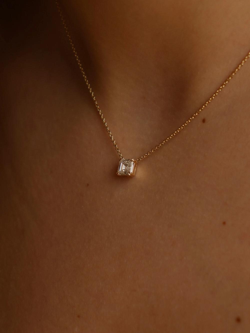 Asscher Swan Chain