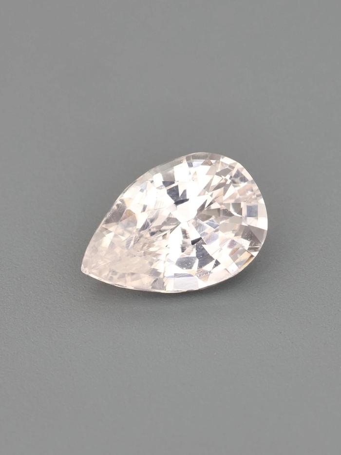 Nangi fine jewelry - champagne gemstone in gold