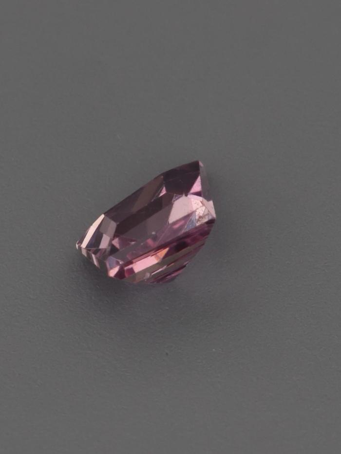Nangi fine jewelry - pink gemstone in gold