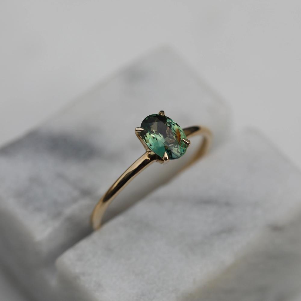Nangi fine jewelry - green ring i gull