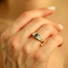 Nangi fine jewelry - teal / Peacock ring in yellow gold