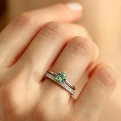 Nangi fine jewelry - green sapphire ring in white gold