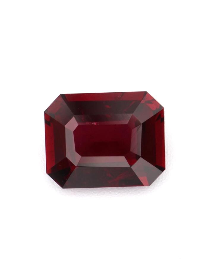 Nangi fine jewelry - red ruby gemstone in gold
