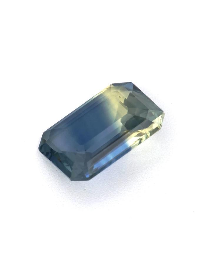 Nangi fine jewelry - blue gemstone in gold