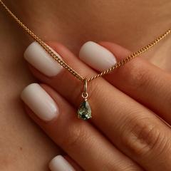 Nangi fine jewelry - green sapphire necklace in yellow gold