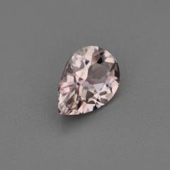 Nangi fine jewelry - pink gemstone in gold