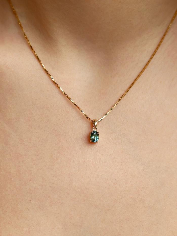 Nangi fine jewelry - teal / Peacock pendant in yellow gold