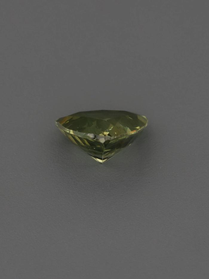 Nangi fine jewelry - green gemstone in gold