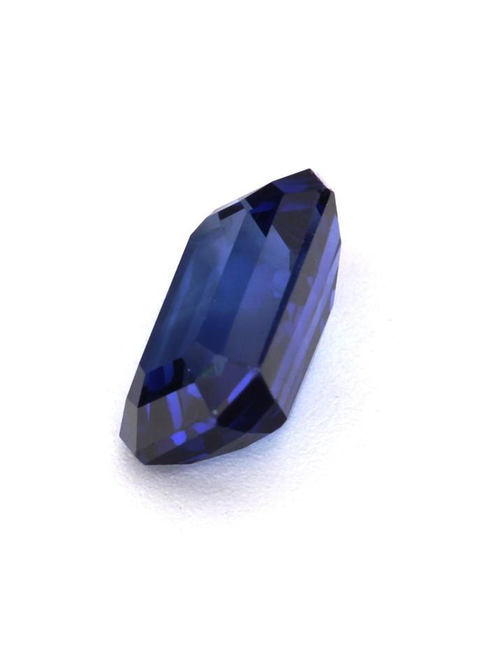 Nangi fine jewelry - blue gemstone in gold