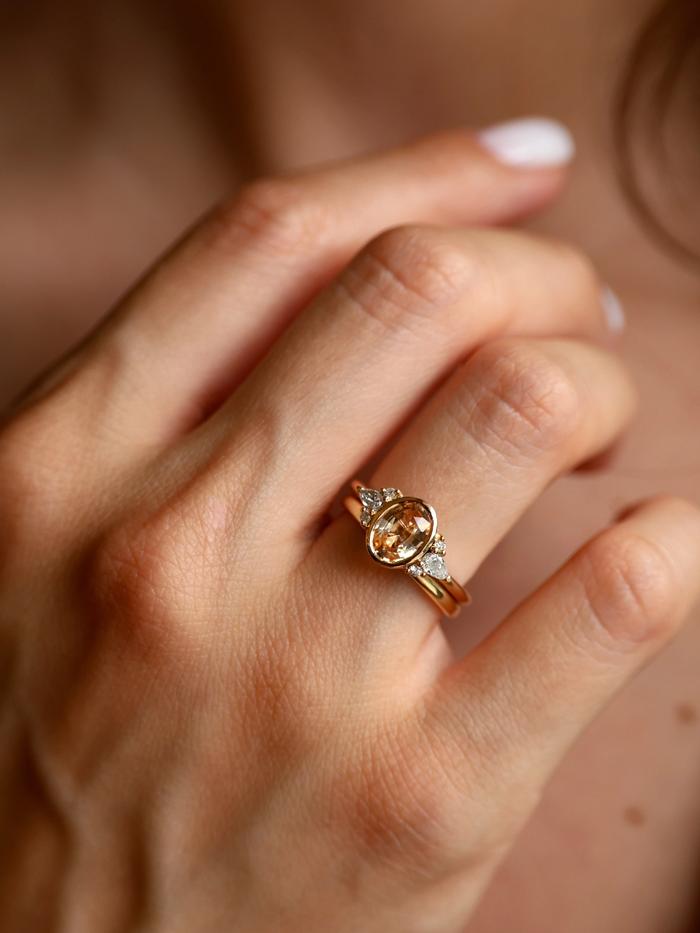 Nangi fine jewelry - orange ring in yellow gold