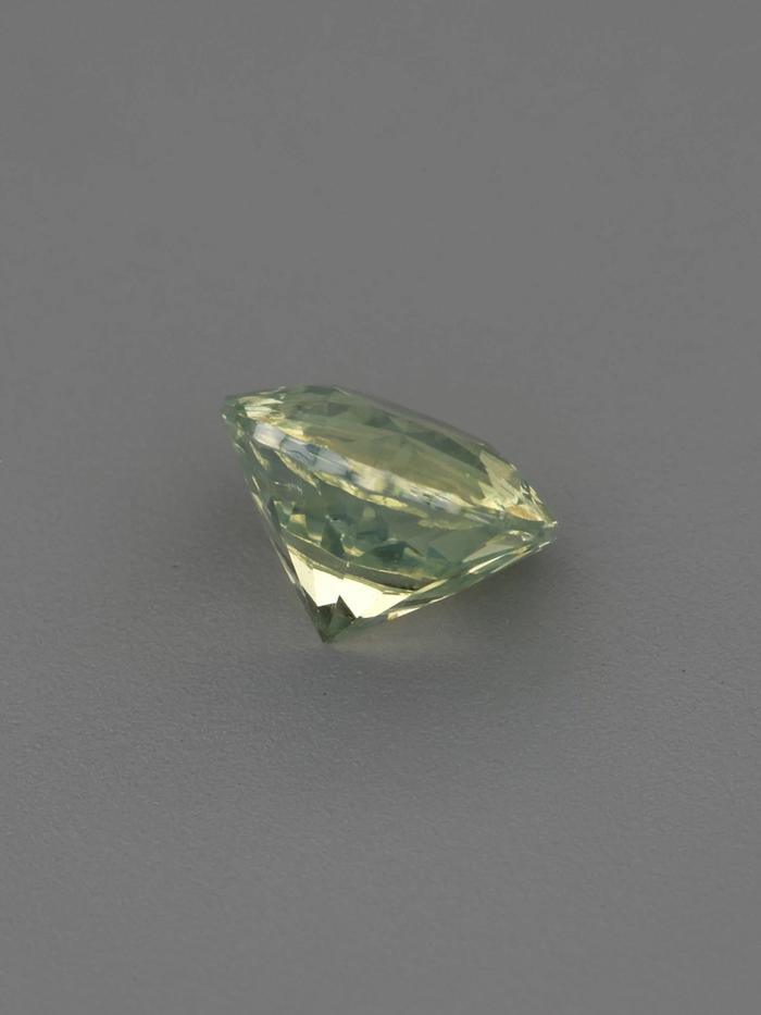 Nangi fine jewelry - yellow gemstone in gold