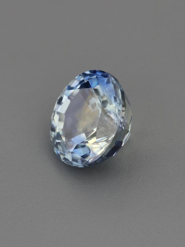 Nangi fine jewelry - blue gemstone in gold
