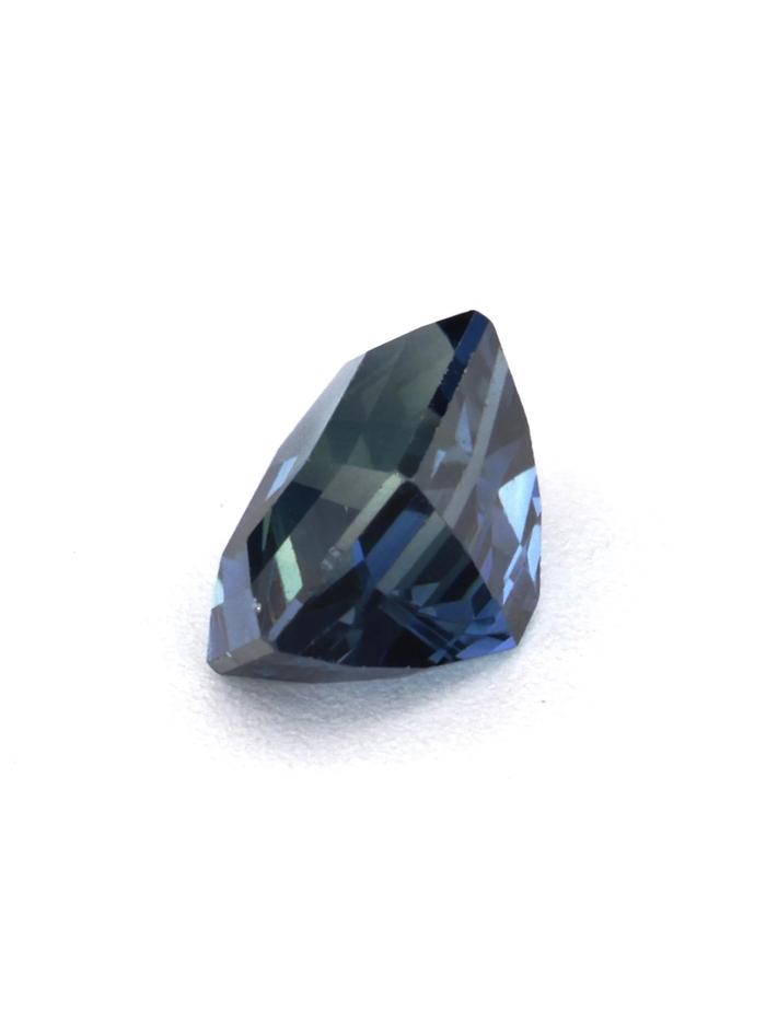 Nangi fine jewelry - blue gemstone in gold