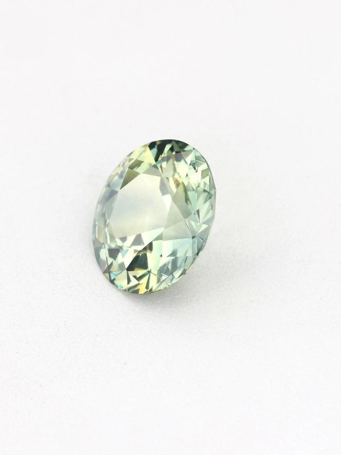 Nangi fine jewelry - green sapphire gemstone in gold