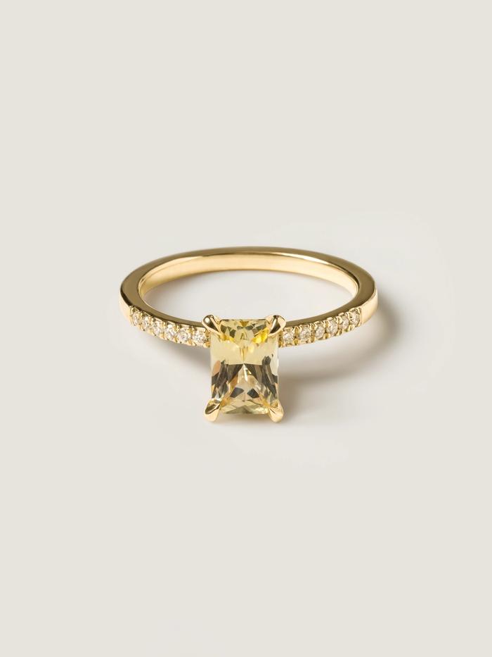 Nangi fine jewelry - yellow sapphire ring in yellow gold