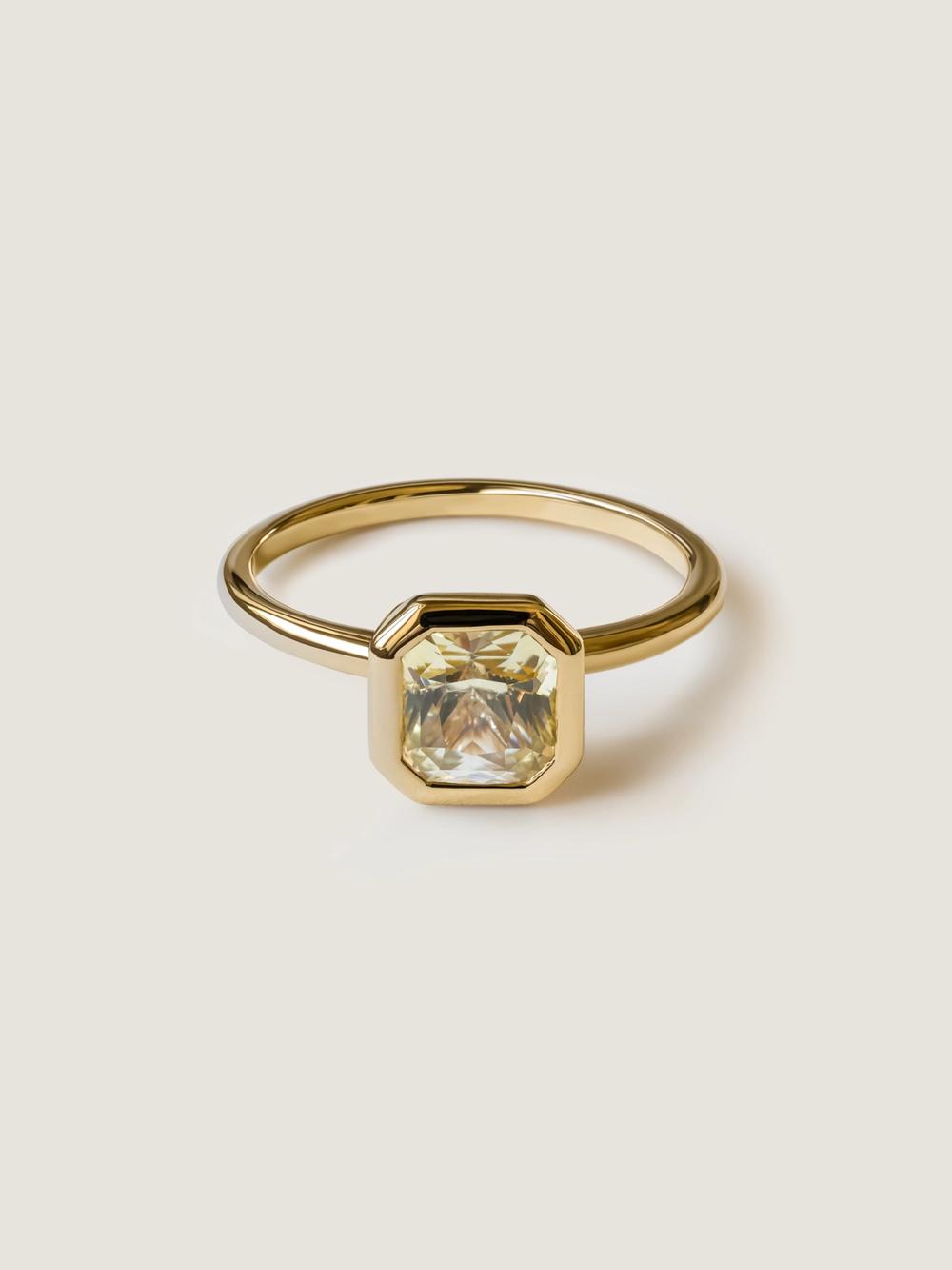 Signature Bezel & Yellow Sapphire