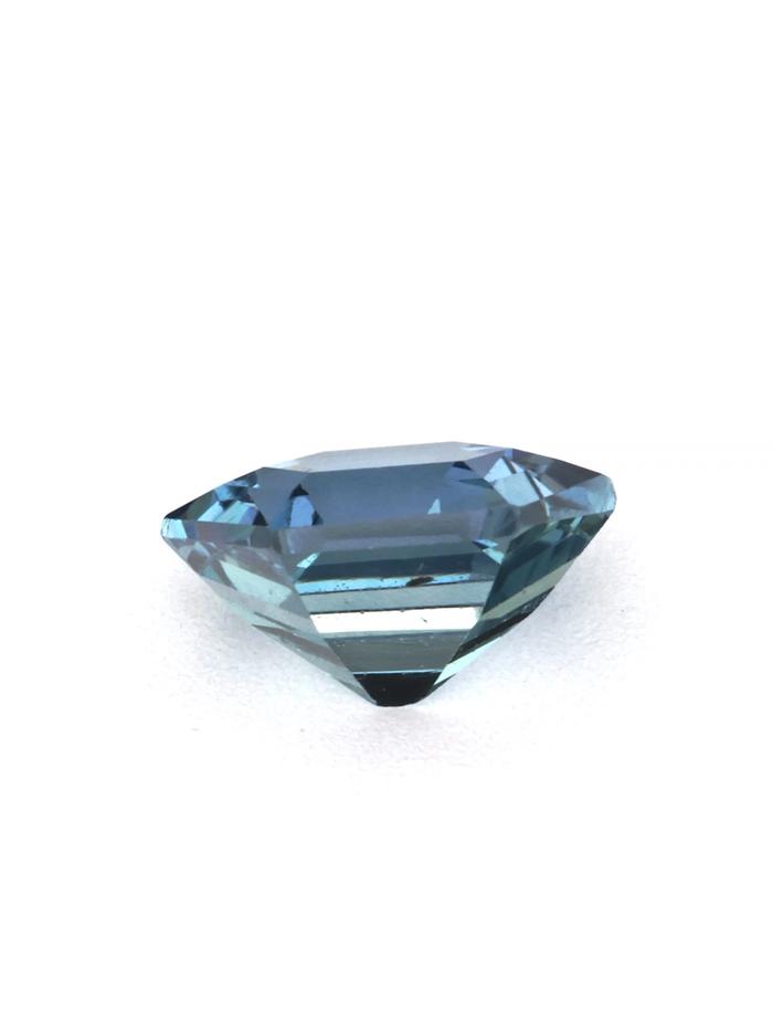 Nangi fine jewelry - blue gemstone in gold