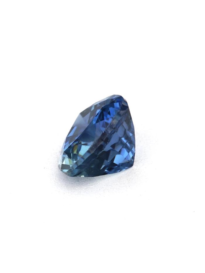 Nangi fine jewelry - blue gemstone in gold