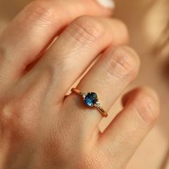 Nangi fine jewelry - blue ring in yellow gold
