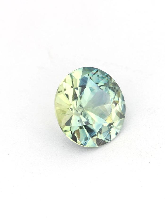 Nangi fine jewelry - green gemstone in gold