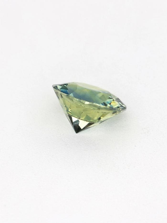 Nangi fine jewelry - green sapphire gemstone in gold