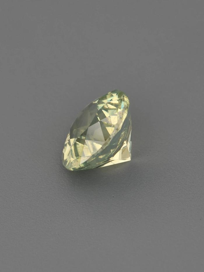 Nangi fine jewelry - yellow gemstone in gold