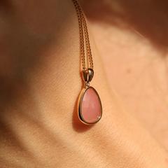 Nangi fine jewelry - pink guava quartz necklace in gold