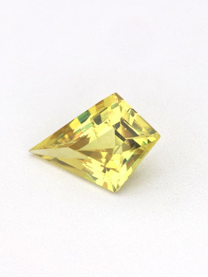 Nangi fine jewelry - yellow gemstone in gold