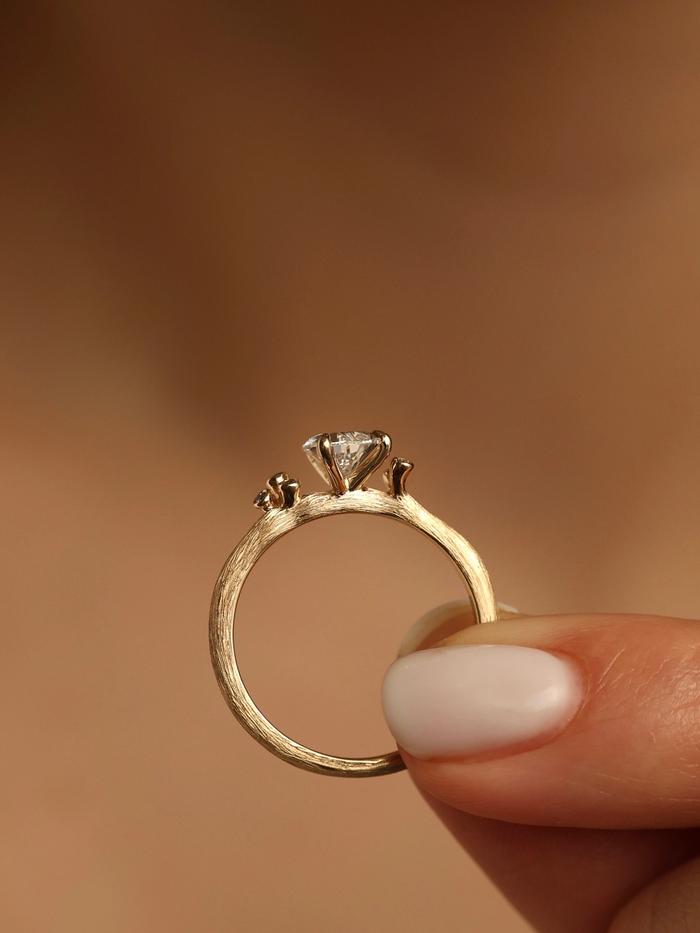 Nangi fine jewelry - ring in yellow gold