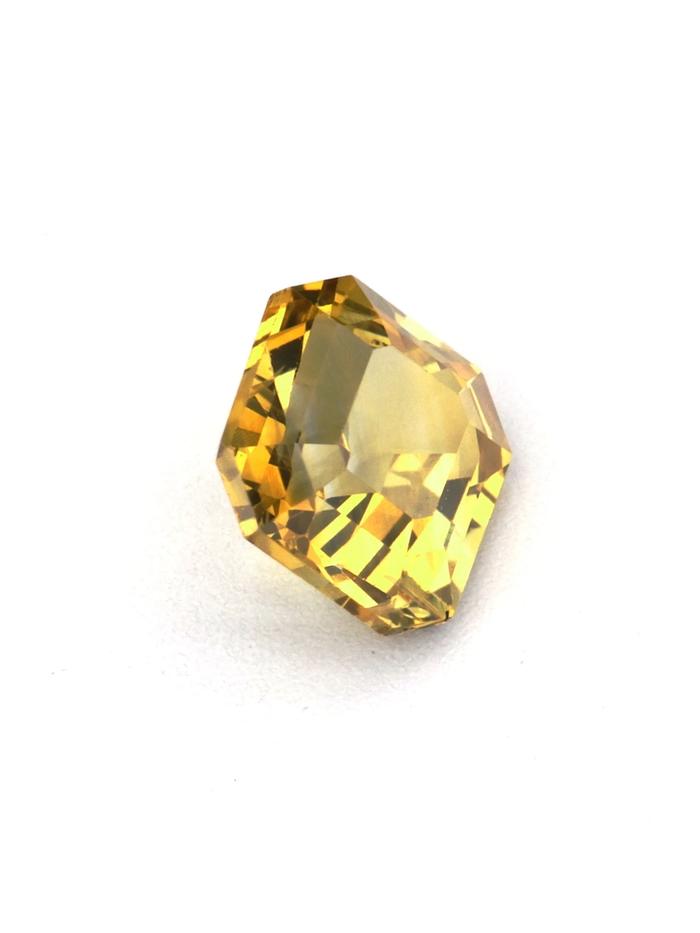 Nangi fine jewelry - yellow gemstone in gold