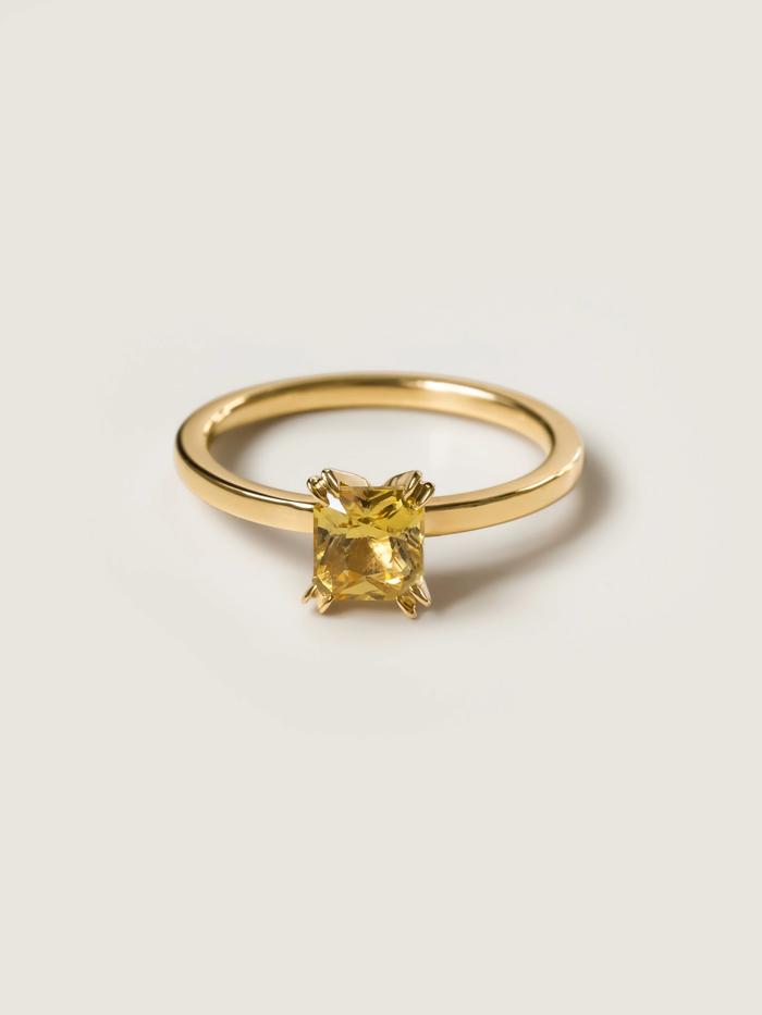 Nangi fine jewelry - yellow sapphire ring in yellow gold