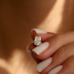 Nangi fine jewelry - white earring in yellow gold