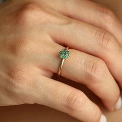 Nangi fine jewelry - green ring in yellow gold