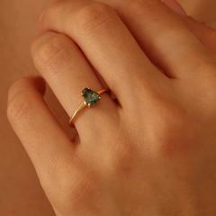 Nangi fine jewelry - blue sapphire ring in yellow gold