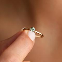 Nangi fine jewelry - green ring in gold