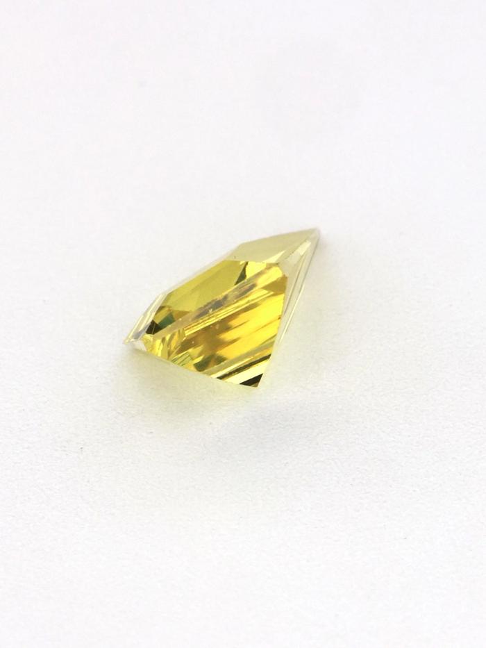 Nangi fine jewelry - yellow gemstone in gold