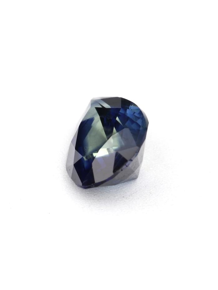 Nangi fine jewelry - blue gemstone in gold