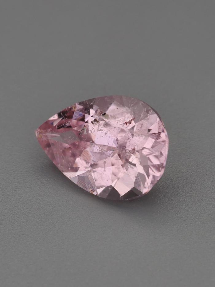 Nangi fine jewelry - pink gemstone in gold