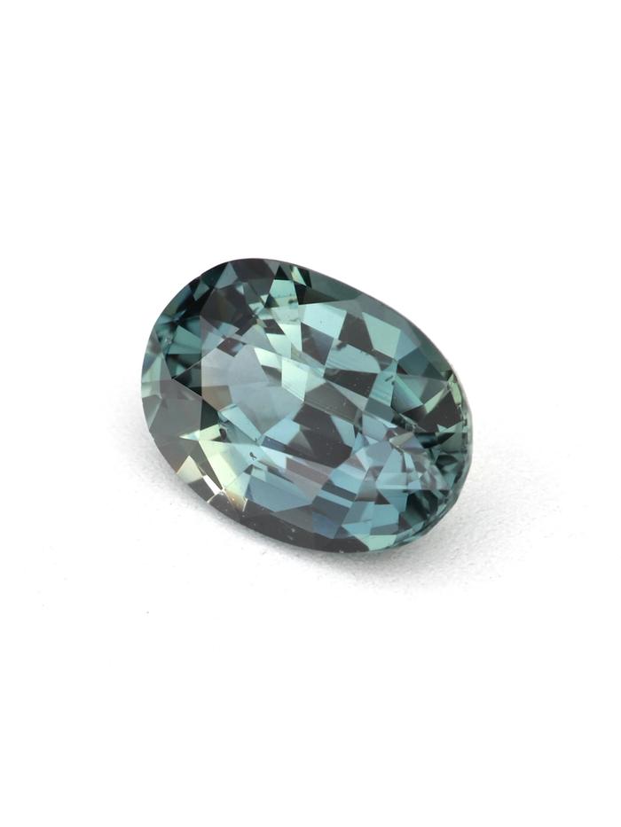 Nangi fine jewelry - green gemstone in gold