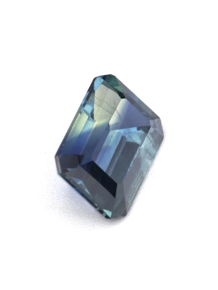 Nangi fine jewelry - blue gemstone in gold