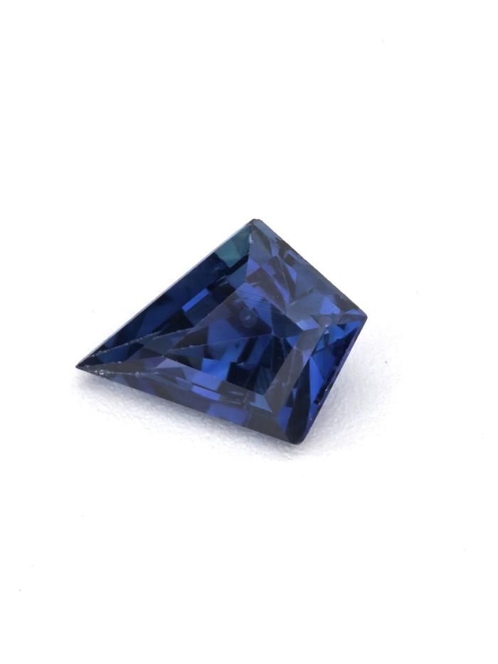 Nangi fine jewelry - blue gemstone in gold